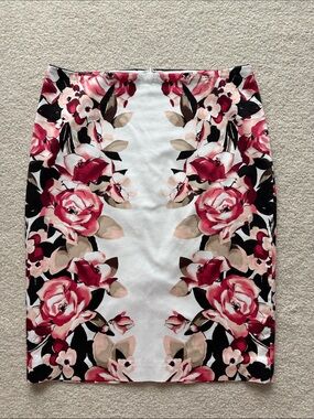 White House Black Market Floral Rose Pencil Skirt – Size 8